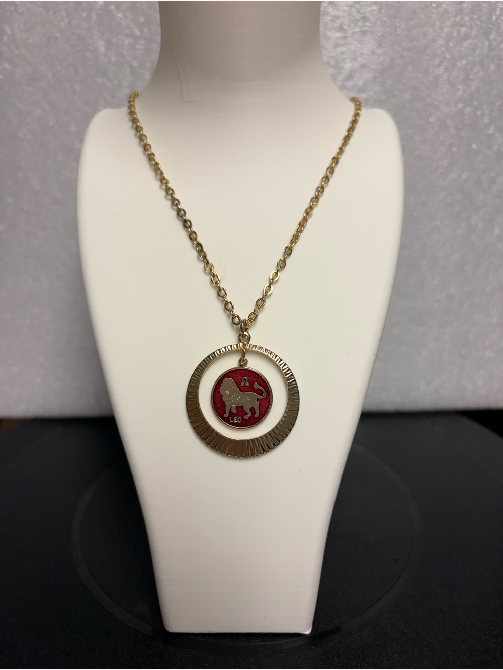 VTG Leo Zodiac Pendant Necklace Gold Plated Red Enamel Astrology Boho Birthday